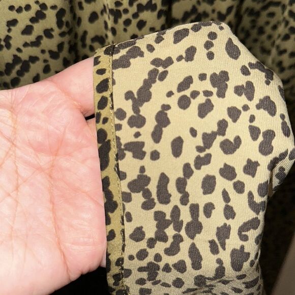 H&M 8 Moth Green Black Animal Print Long Sleeve V-Neck Maxi Dress - Picture 8 of 10